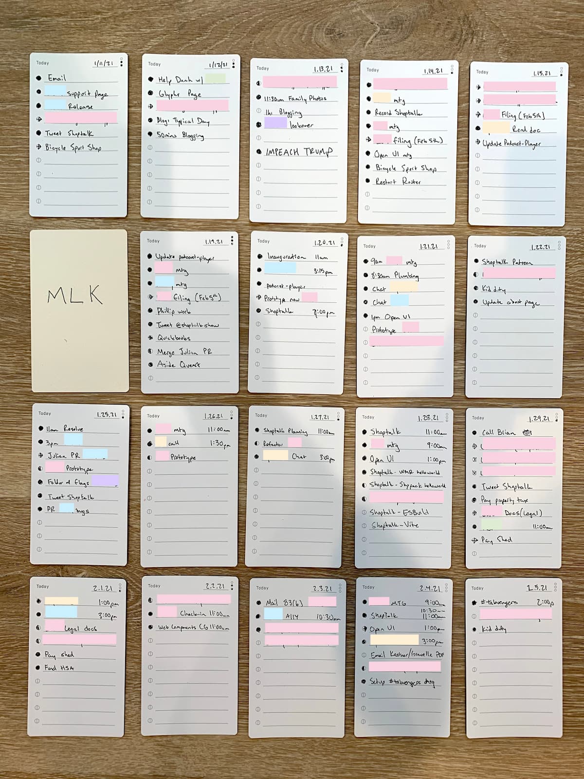 Daily task cards arrayed in a 5x4 grid. Each card has an average of 3~5 tasks and projects are color coded.